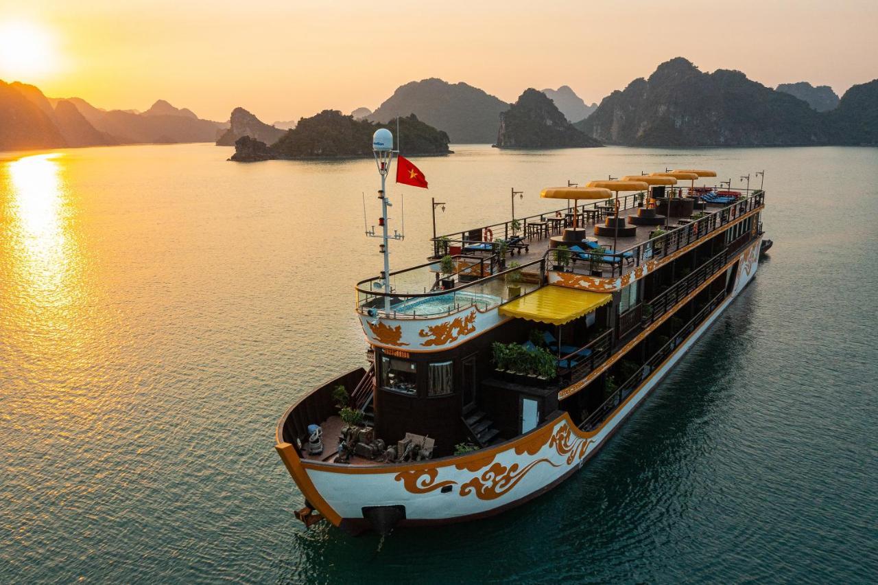 Nostalgia Halong Cruise Hotel Ха Лонг Екстериор снимка