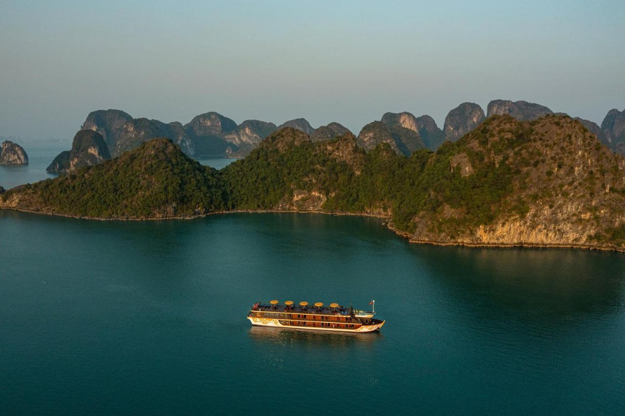 Nostalgia Halong Cruise Hotel Ха Лонг Екстериор снимка