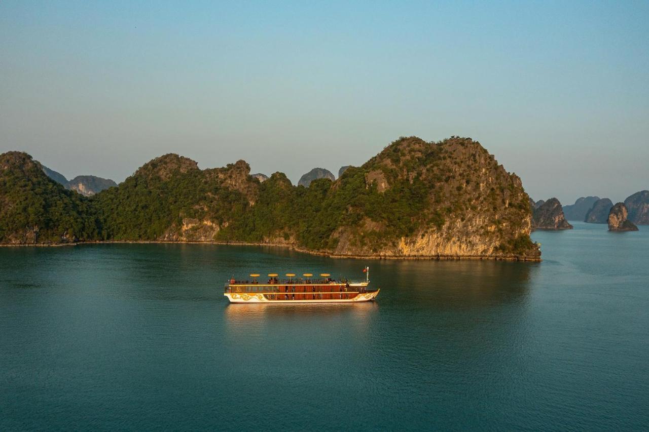 Nostalgia Halong Cruise Hotel Ха Лонг Екстериор снимка