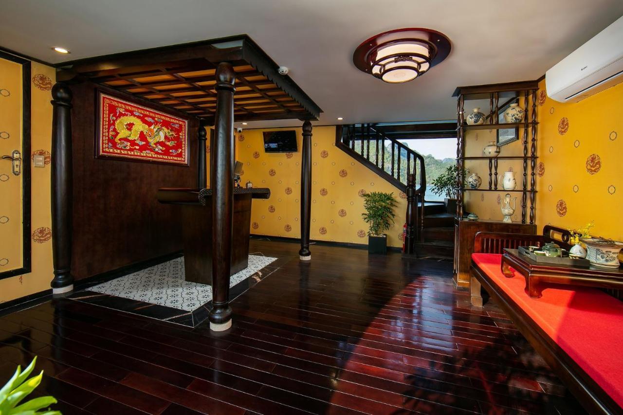 Nostalgia Halong Cruise Hotel Ха Лонг Екстериор снимка