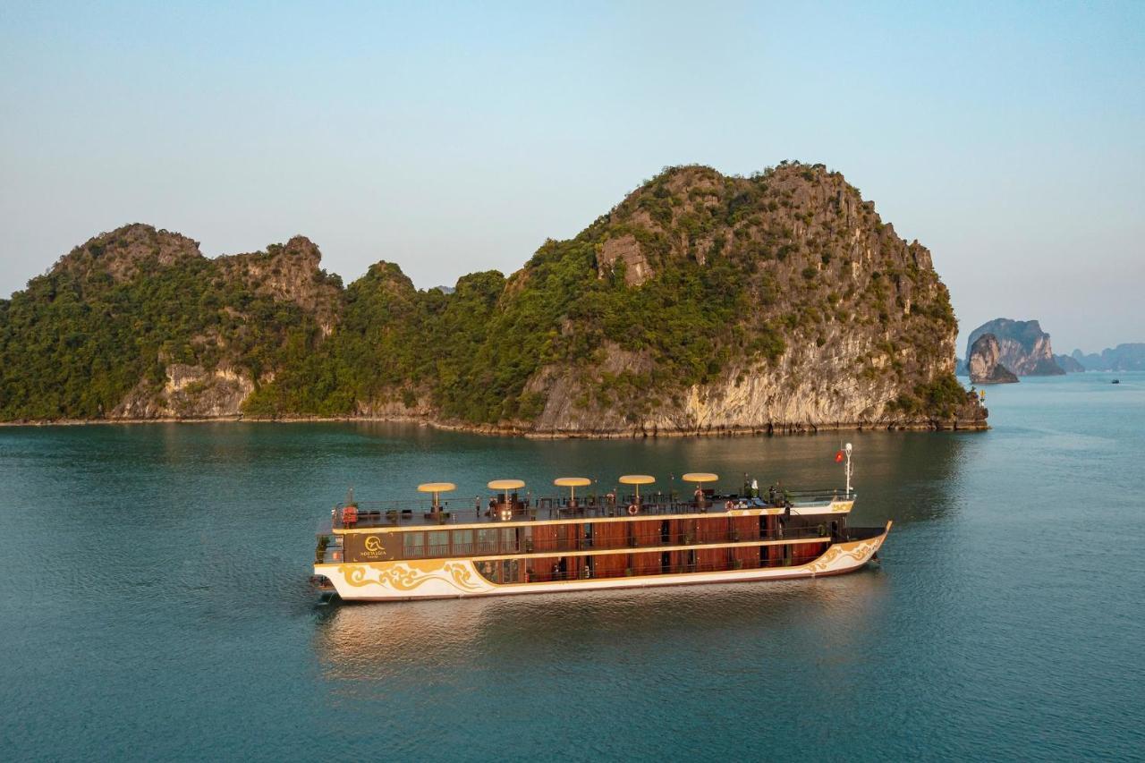 Nostalgia Halong Cruise Hotel Ха Лонг Екстериор снимка