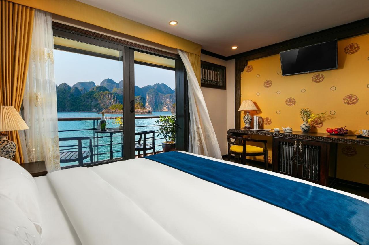 Nostalgia Halong Cruise Hotel Ха Лонг Екстериор снимка