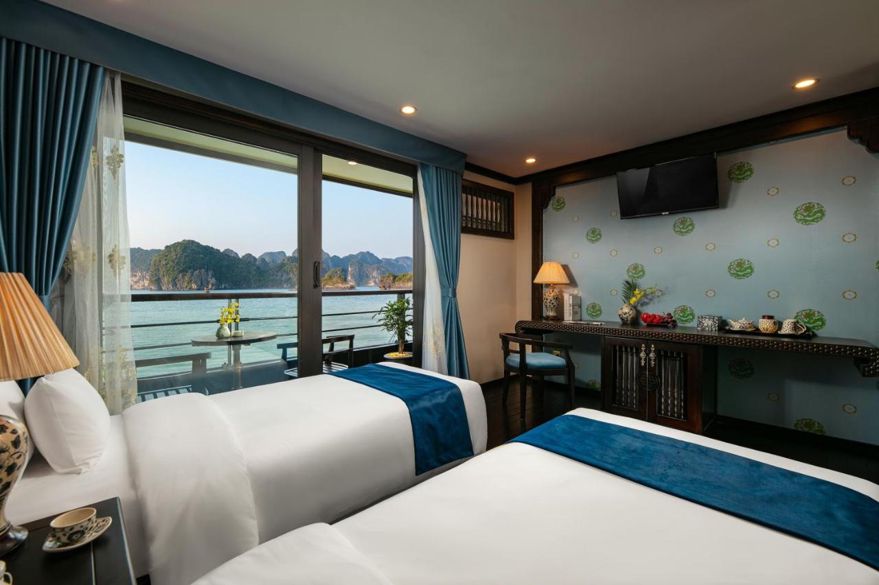 Nostalgia Halong Cruise Hotel Ха Лонг Екстериор снимка