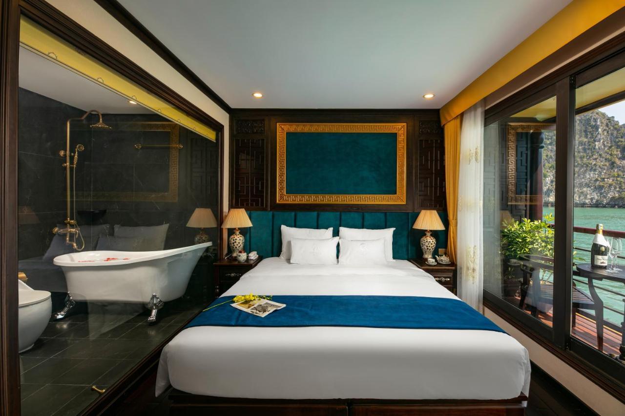 Nostalgia Halong Cruise Hotel Ха Лонг Екстериор снимка
