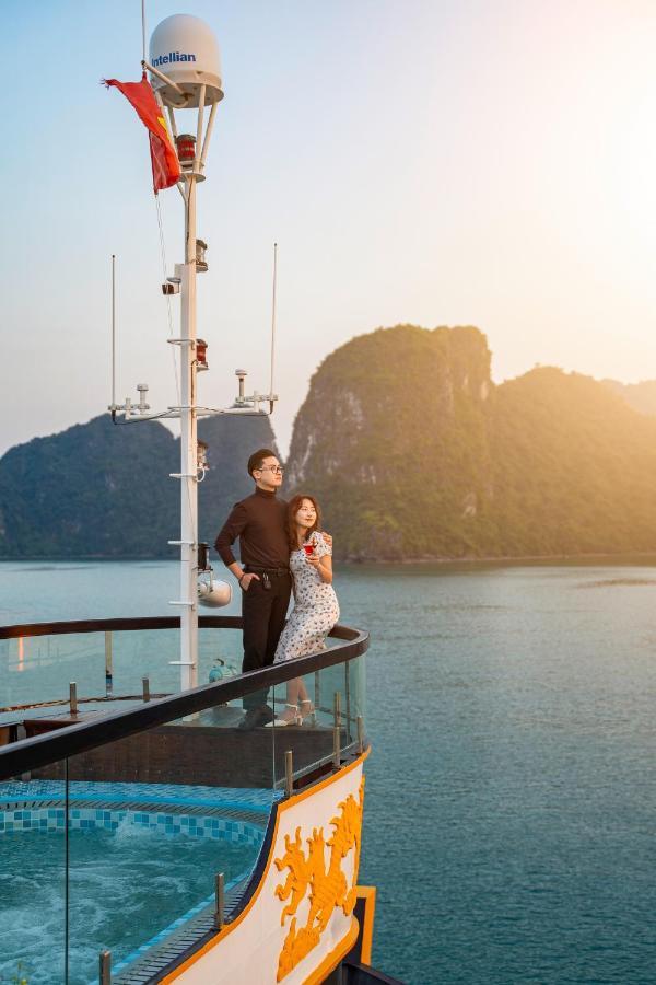 Nostalgia Halong Cruise Hotel Ха Лонг Екстериор снимка